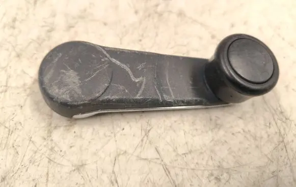 Audi 80 90 B3 Front door window winding handle 443837581D