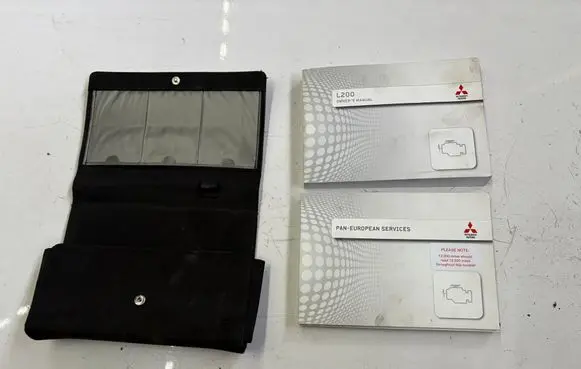 Mitsubishi L200 User manual 
