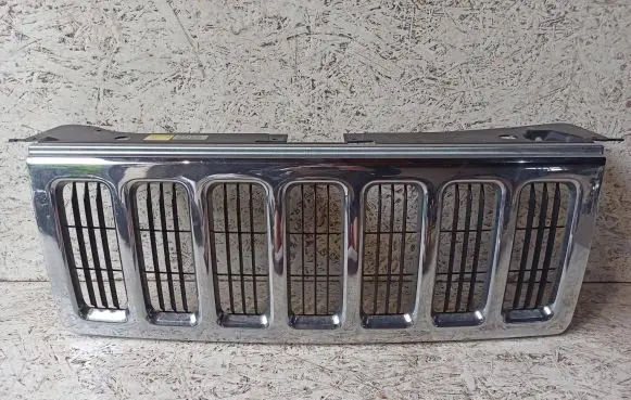 Jeep Commander Front bumper upper radiator grill 5JR62TRMAC