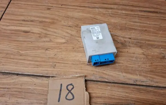 BMW 5 G30 G31 G38 Fuel pump relay 8482670