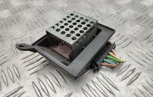 Coolant fan relay