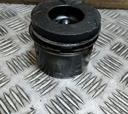 Volvo XC90 Piston 