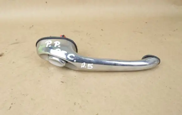 Chrysler PT Cruiser Front door exterior handle 