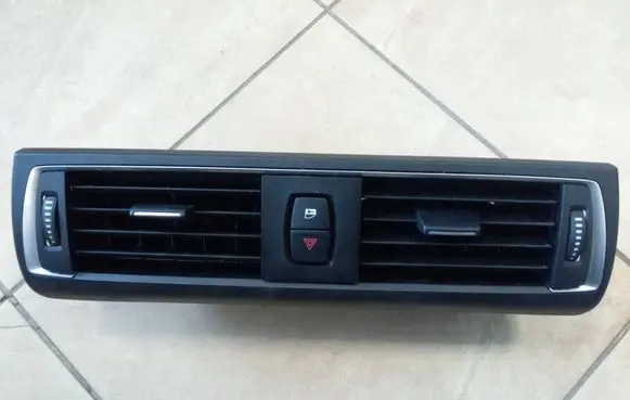 BMW 2 F22 F23 Dash center air vent grill 9317944 NE69964