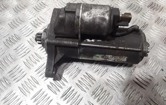 Volkswagen Golf IV Starter motor 020911023R