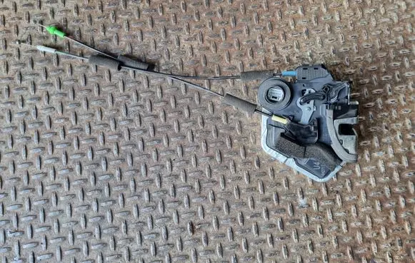Lexus CT 200H Rear door lock