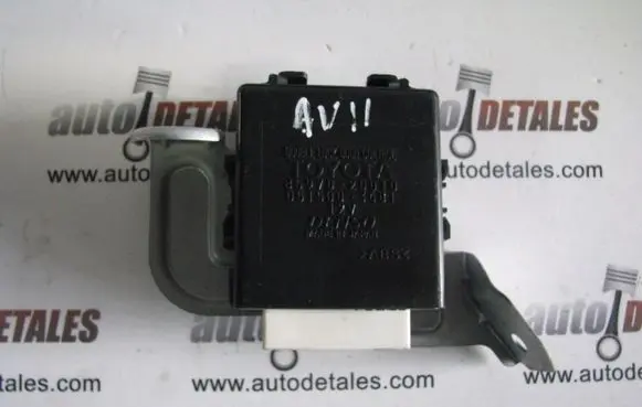 Toyota Avensis T250 Door control unit/module 8597020010