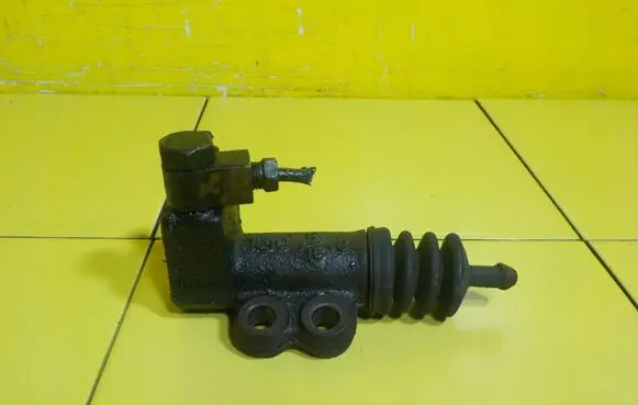 Hyundai ix35 Clutch slave cylinder 1HTS19