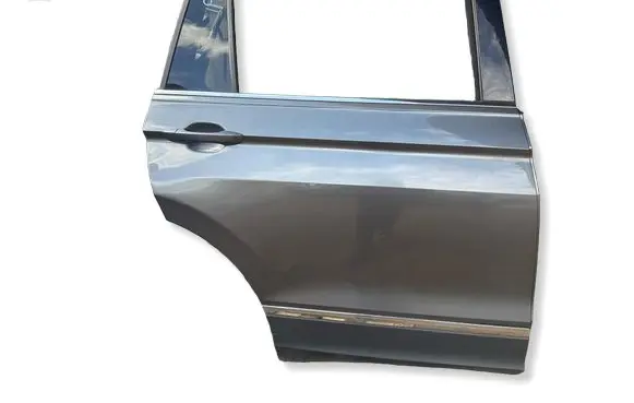 Volkswagen Tiguan Allspace Rear door 