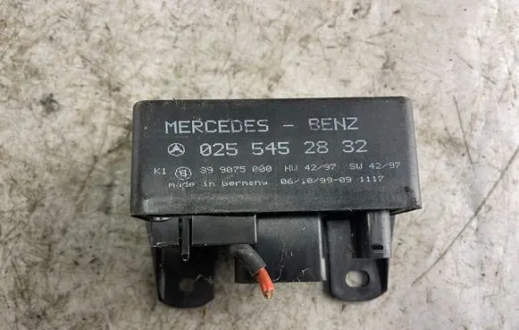 Mercedes-Benz A W168 Glow plug pre-heat relay 0255452832