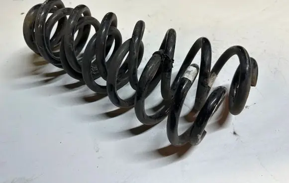 Volkswagen Golf VII Rear coil spring