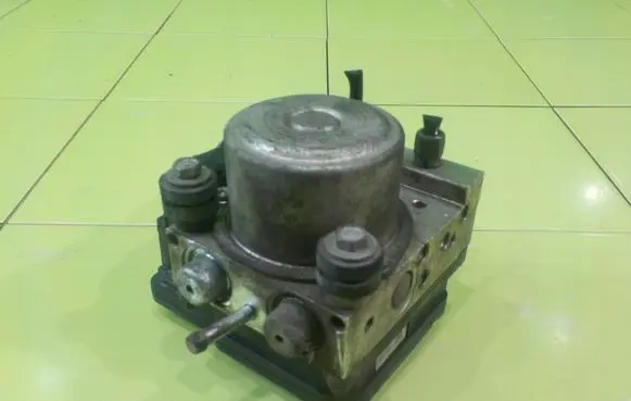 Nissan Juke I F15 ABS Pump 476601KD0A
