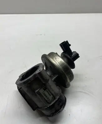 Ford Mondeo Mk III EGR valve 724809070