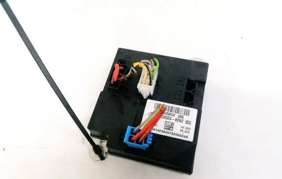Mercedes-Benz CLS C219 Comfort/convenience module 2115458532