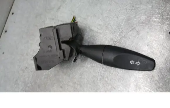 Ford Focus Other switches/knobs/shifts 98AG13335AE