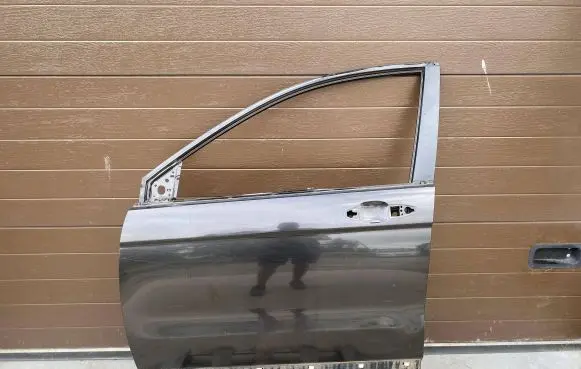 Honda CR-V Front door