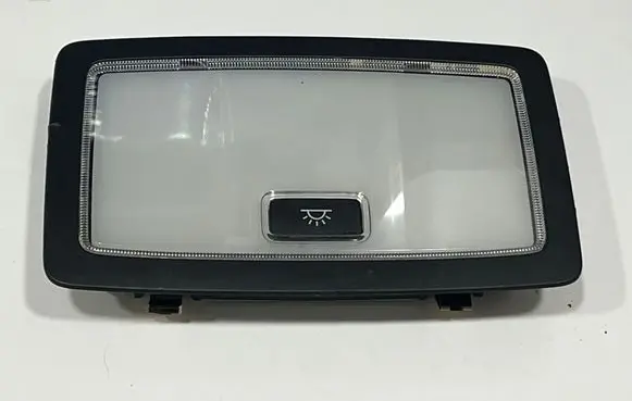 Lexus UX Rear seat light 20220215