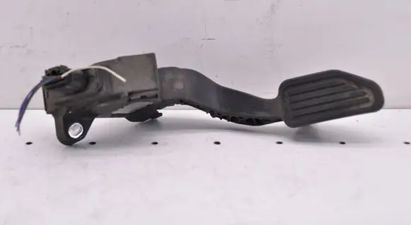 Toyota Yaris Accelerator throttle pedal 781100D160