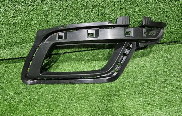 Quarter panel pressure vent