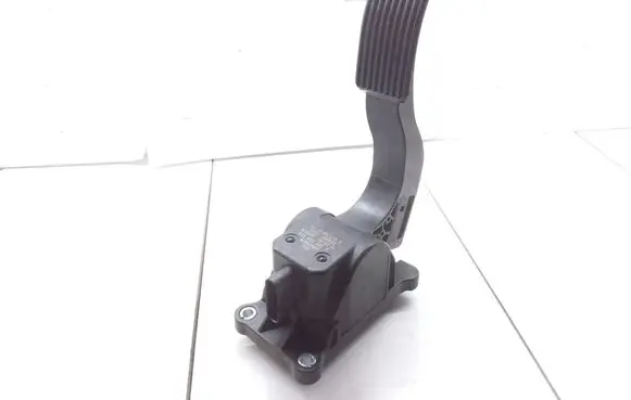 Mercedes-Benz Sprinter W906 Accelerator throttle pedal A4473000100