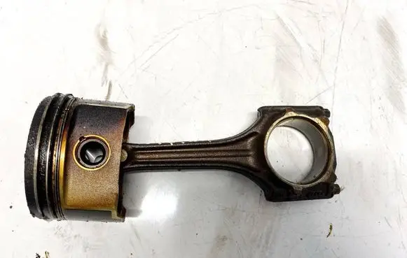 Volkswagen PASSAT B5.5 Piston with connecting rod BHS06BA