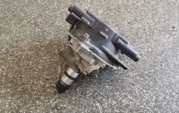 Nissan Maxima Spark distributor 2210085E01