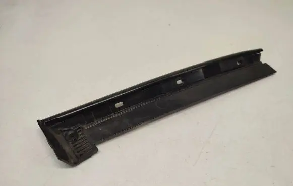 Ford Mustang VI Front door coupe window/glass frame FR3B6302565
