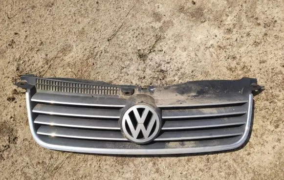 Volkswagen PASSAT B5 Front grill 3B0853851L