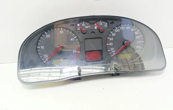 Volkswagen PASSAT B5 Speedometer (instrument cluster) 3B0920822A