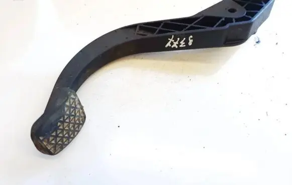 Toyota Corolla Verso E121 Clutch pedal 90539237