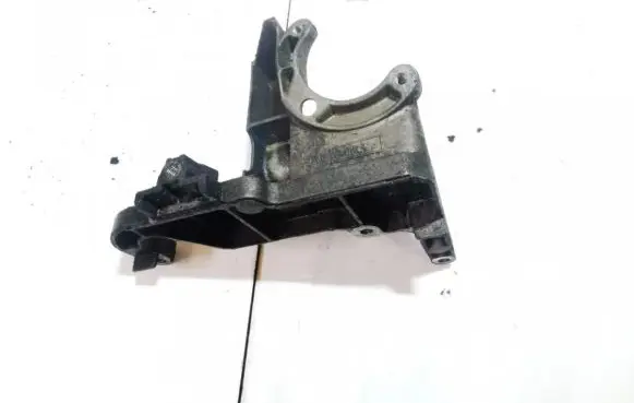 Volvo V50 Engine mounting bracket av6q9b470bb