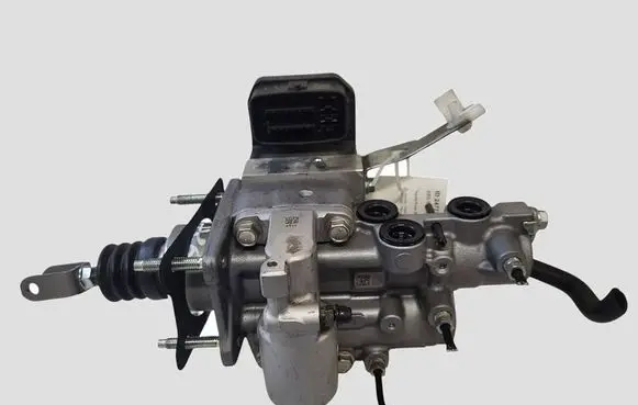 Toyota Prius (XW50) Master brake cylinder 4721047110 LW11010000