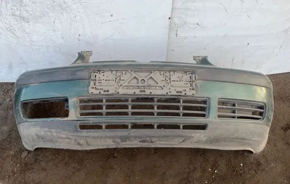 Volkswagen Golf IV Front bumper