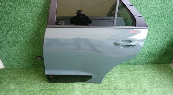 KIA Niro Rear door