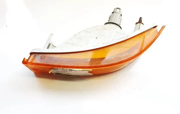 Toyota Corolla E90 Front indicator light 121323l