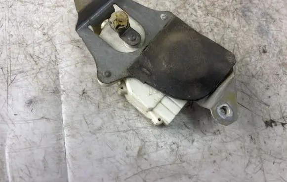 Mitsubishi Pajero Sport I Central locking motor Mr432147
