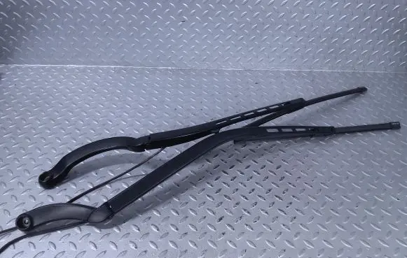 Jaguar XJ X351 Front wiper blade arm C2Z2264 8X2317526AC C2D30565