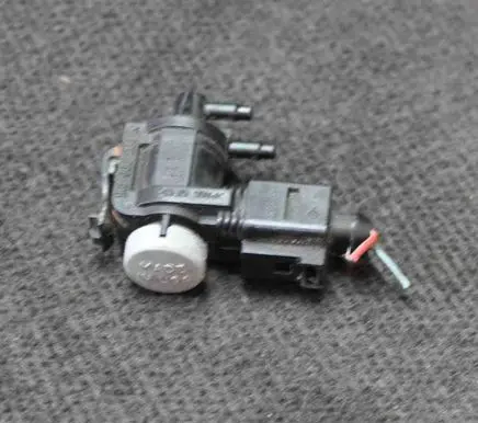 Audi Q5 SQ5 Turbo solenoid valve 1K0906283A