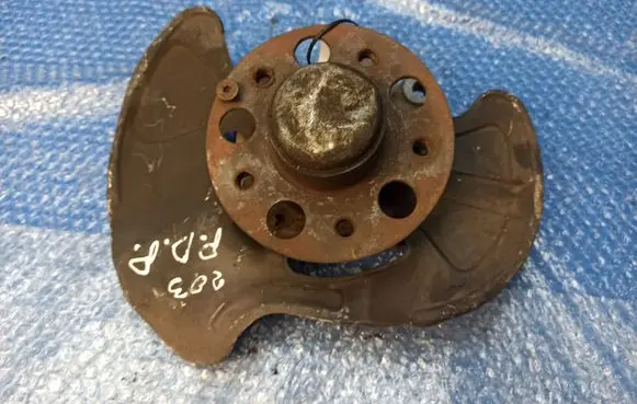 Mercedes-Benz CLK A209 C209 Front wheel hub