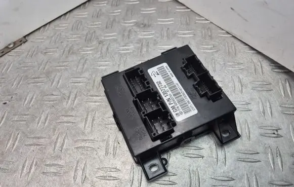 Opel Insignia A Seat control module 13577732