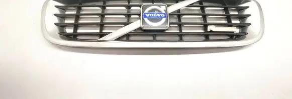 Volvo V50 Front bumper upper radiator grill 30744915 30744914 30744916
