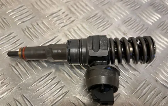 Ford Galaxy Fuel injector 038130073AK 0414720038