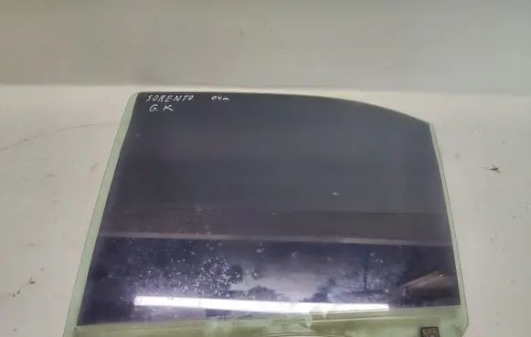 KIA Sorento Rear door window glass