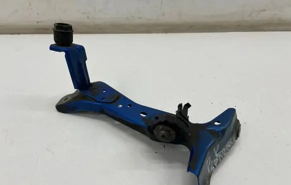 Audi A3 S3 8V Fender mounting bracket 8V0821135A