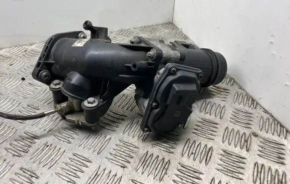 BMW 5 F10 F11 Mass air flow meter 8506359 7810752