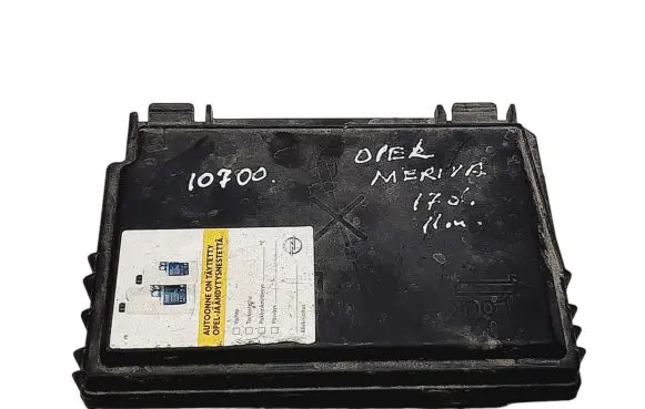 Opel Meriva B Fuse box cover 13246936