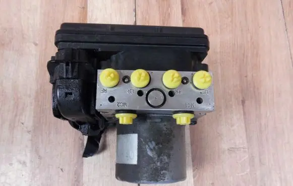 Hyundai Tucson TL ABS Pump 58920F1520