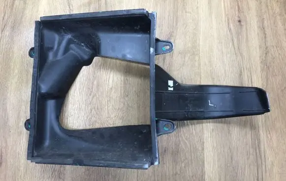 Maserati Ghibli Radiator cooling fan shroud 670004140