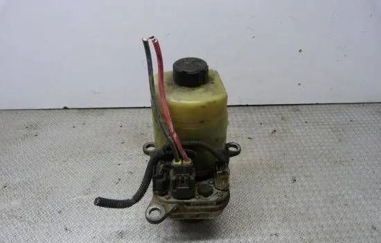 Ford Focus Power steering pump 4M513K514BD