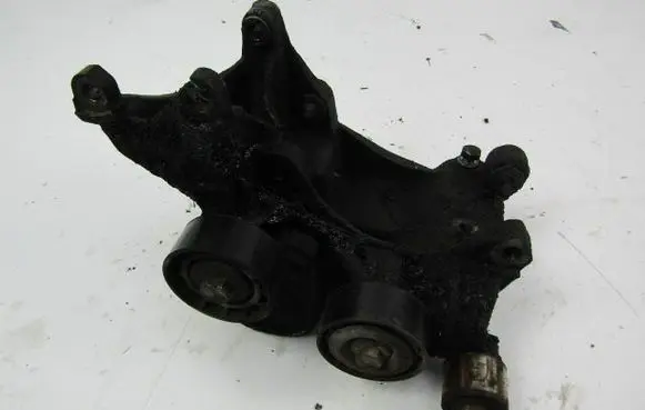 Citroen Berlingo Generator/alternator bracket 